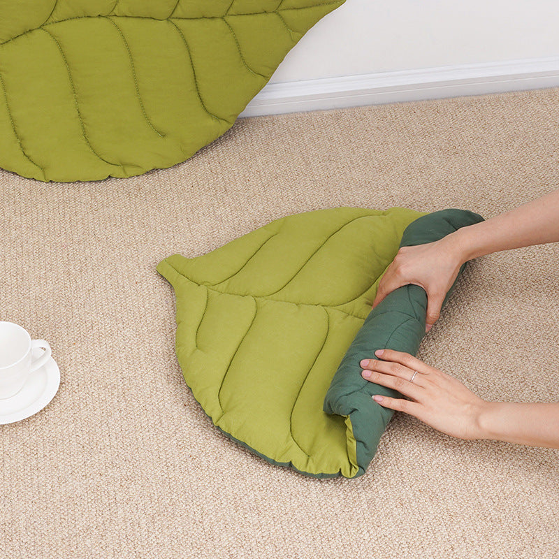 PawLab leaf-shape pet blanket