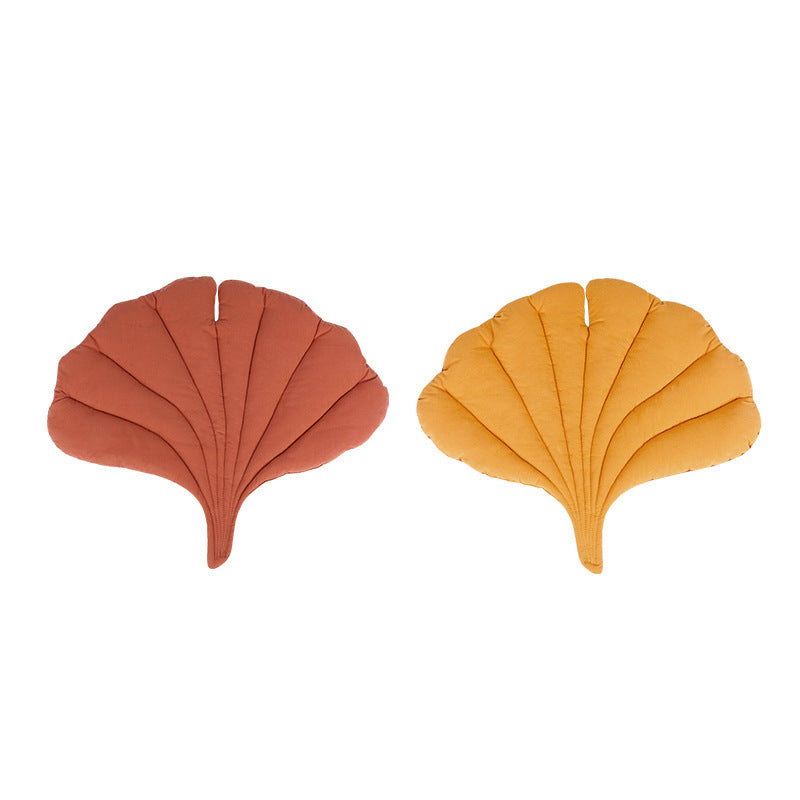 PawLab leaf-shape pet blanket
