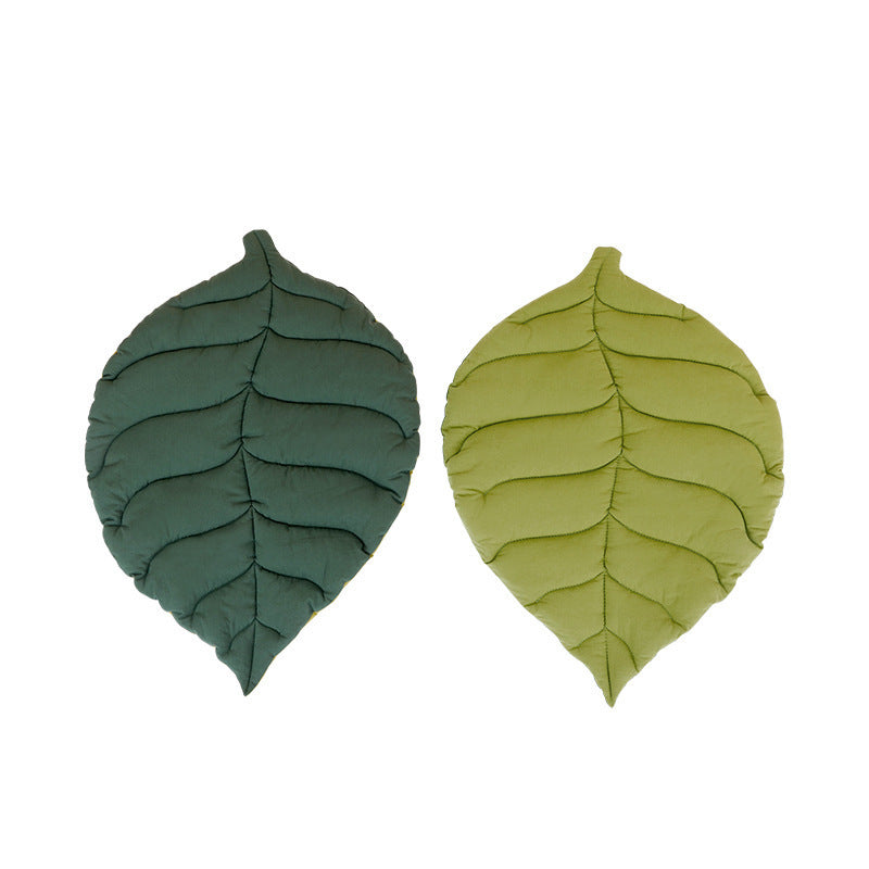 PawLab leaf-shape pet blanket