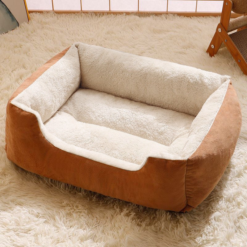 Square pet bed with bolster